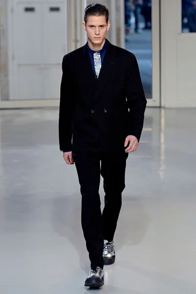 Look 23